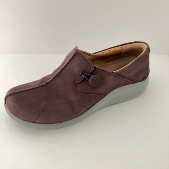 Clarks Womens UN Loop 2 Walk Slip-On Shoes Aubergine Nubuck Sz 6 1/2 - Picture 10 of 14
